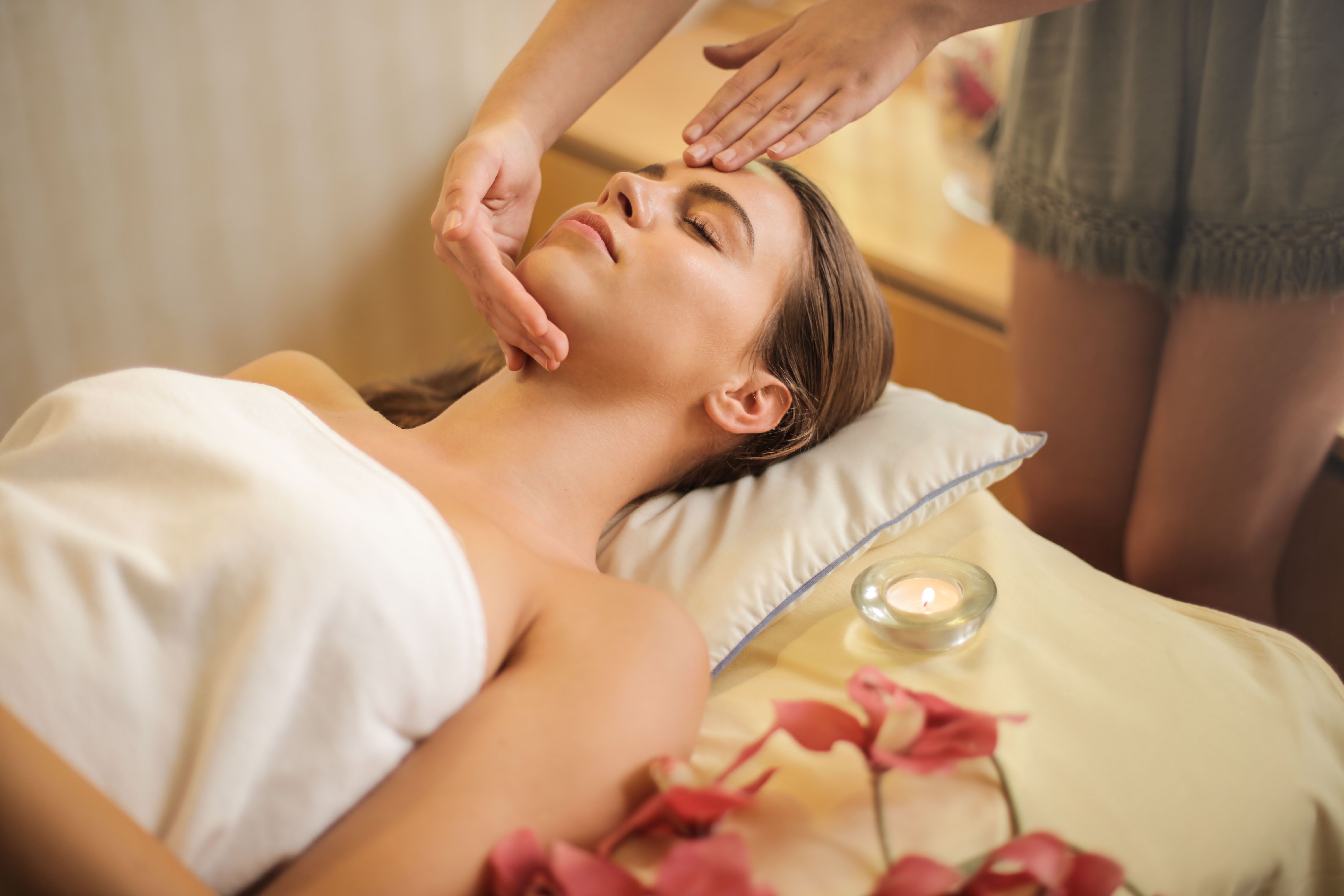 Aromatherapy facial treatment in Upper Mount Gravatt Brisbane